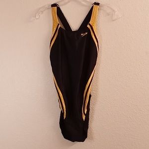 Speedo Active Wear Size M Black-Gold Colors B13